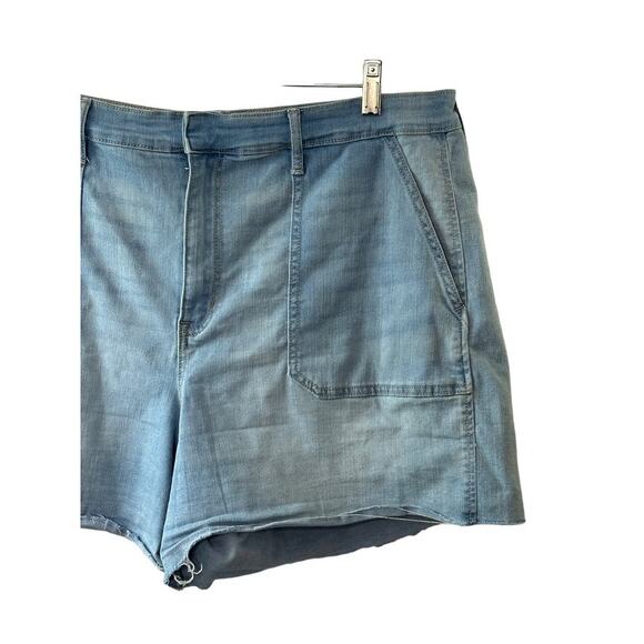 SOFIA by Sofia Vergara AMELIA Jean Shorts Light Rinse High Waist Women's Sz 18 - Picture 3 of 7